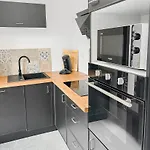 Evasion Urbaine, 1 Ou 2 Villas, 4 A 8
