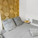 Evasion Urbaine, 1 Ou 2 Villas, 4 A 8 Villa *