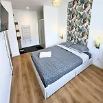 Villa Evasion Urbaine, 1 Ou 2 Villas, 4 A 8 *