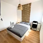 Evasion Urbaine, 1 Ou 2 Villas, 4 A 8