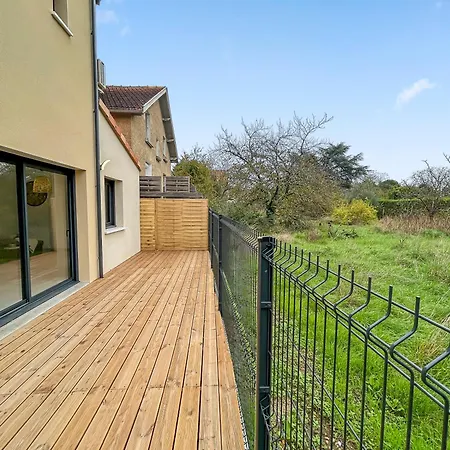 Evasion Urbaine, 1 Ou 2 Villas, 4 A 8 * Poitiers