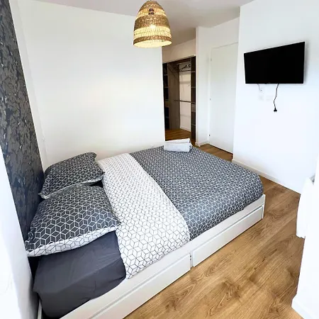 Evasion Urbaine, 1 Ou 2 Villas, 4 A 8