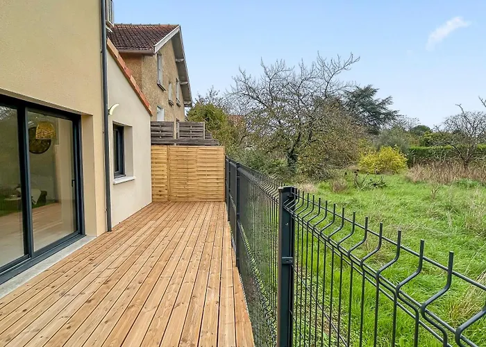 Evasion Urbaine, 1 Ou 2 Villas, 4 A 8 * Poitiers