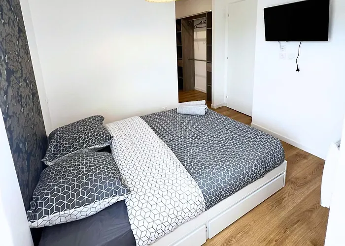 Evasion Urbaine, 1 Ou 2 Villas, 4 A 8