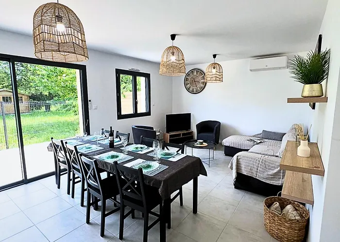 Evasion Urbaine, 1 Ou 2 Villas, 4 A 8 Villa *