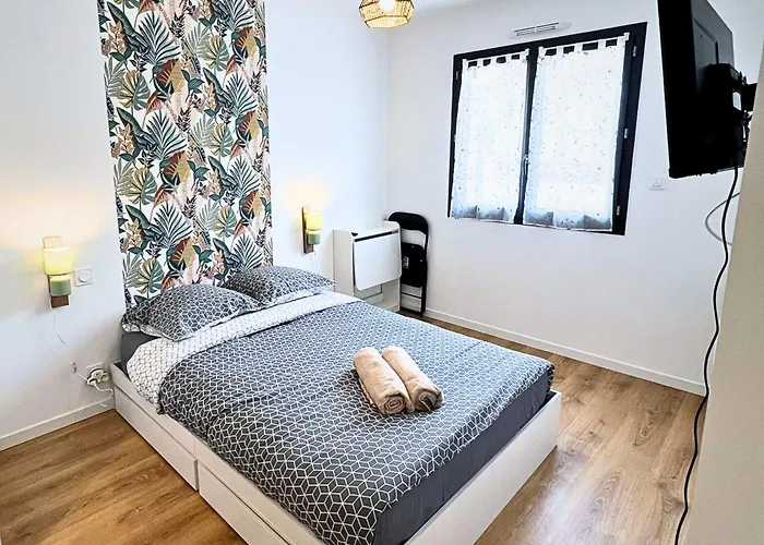 Evasion Urbaine, 1 Ou 2 Villas, 4 A 8 * Poitiers